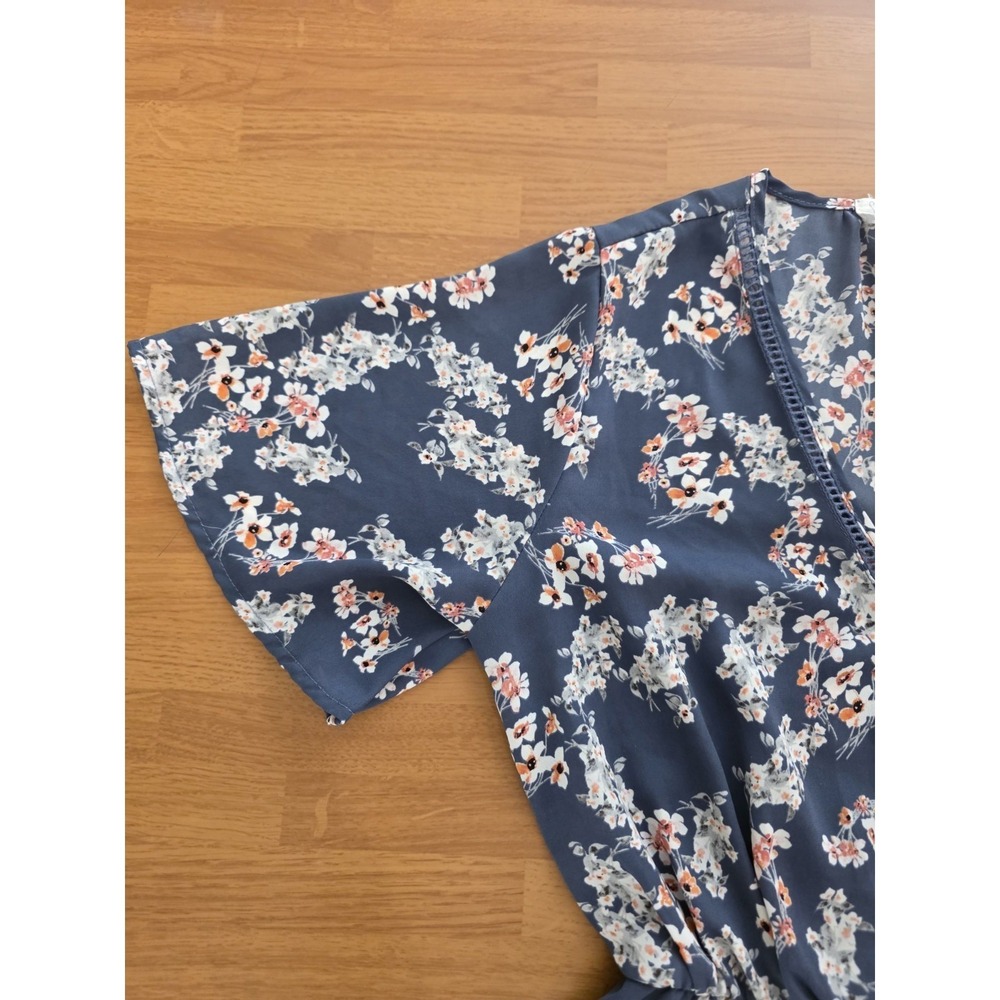 Sienna Sky Floral Wrap Peplum Blouse Blue V-Neck Short Sleeve Top Small - Picture 8 of 12